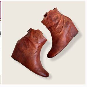 Frye Carson Wedge Cognac Leather Ankle Bootie Size 8.5